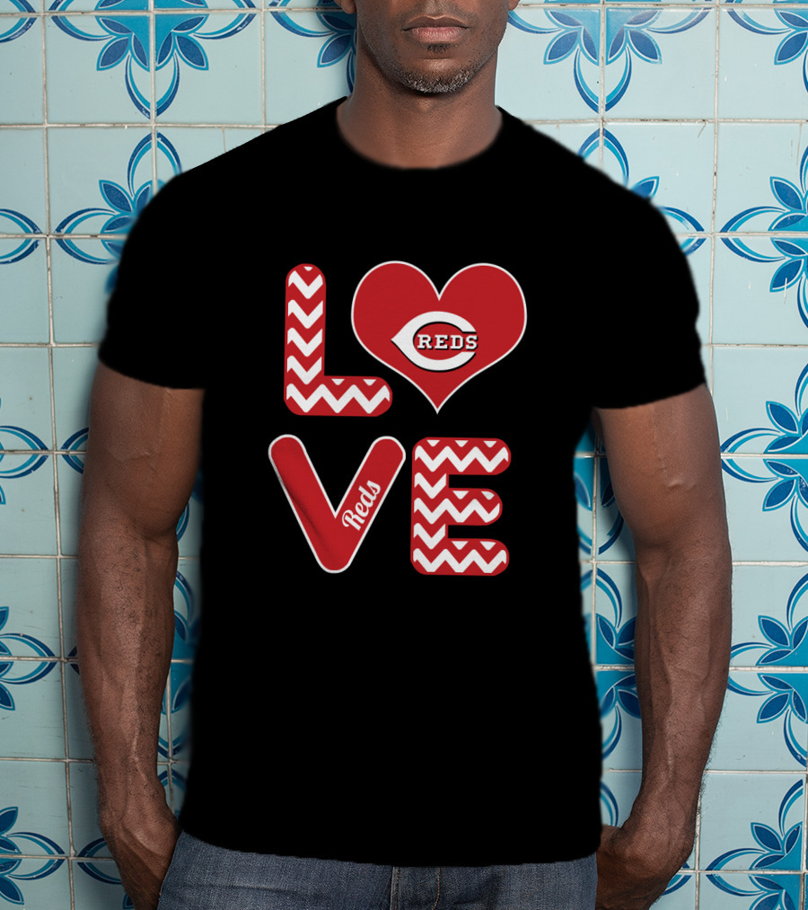 Love Cincinnati Reds Heart Logo Chevron Pattern Fans Baseball T-Shirt