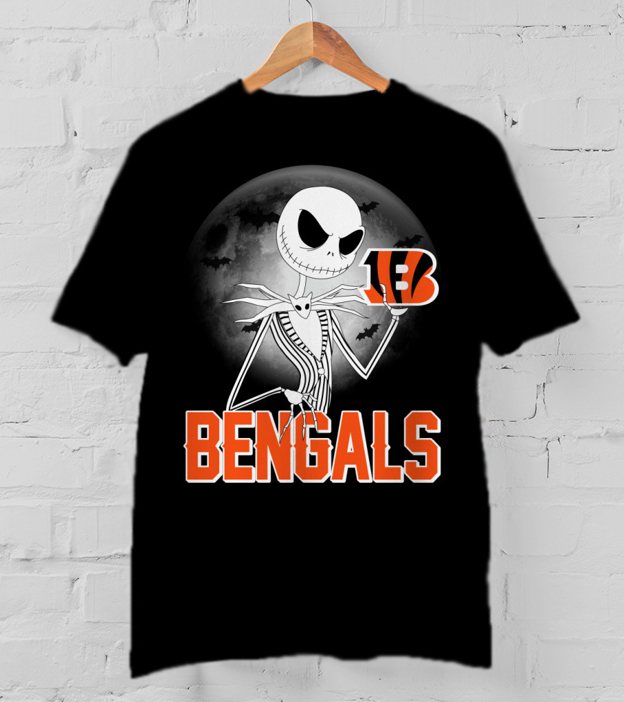 Jack Skellington Holding Cincinnati Bengals Logo Halloween Moon Bats Bengal Tiger B T-Shirt