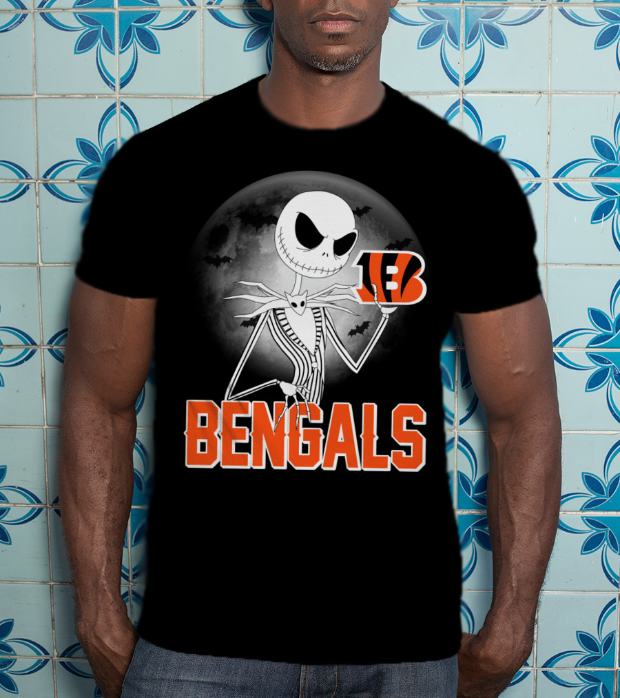 Jack Skellington Holding Cincinnati Bengals Logo Halloween Moon Bats Bengal Tiger B T-Shirt