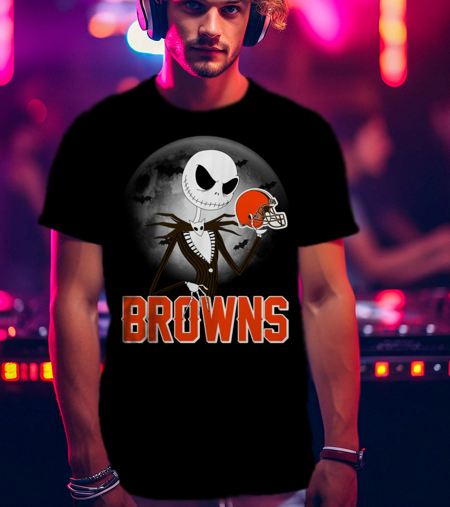 Jack Skellington Holding Cleveland Browns Helmet Halloween Moon T-Shirt