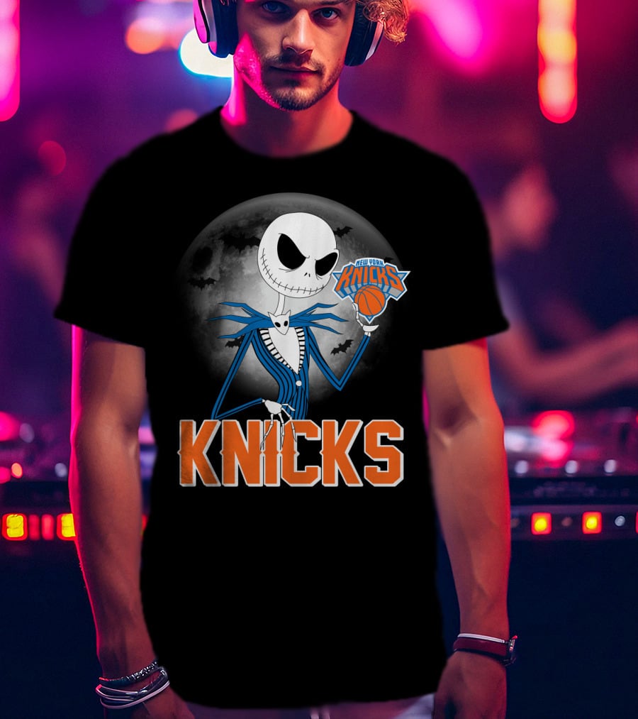 Jack Skellington New York Knicks Halloween Basketball Moon Scene T-Shirt