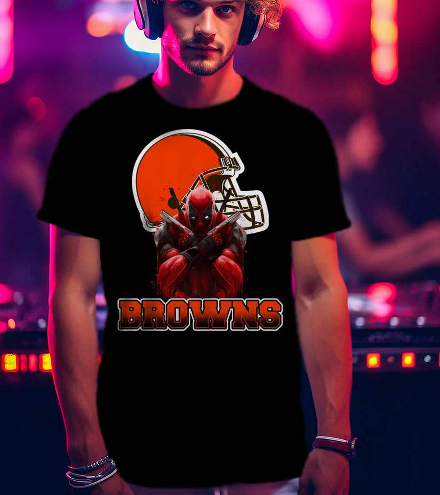 Cleveland Browns Deadpool Crossover Football Fan T-Shirt