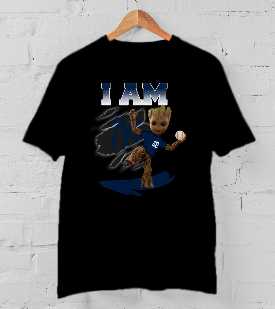 I Am New York Yankees Groot Holding Baseball T-Shirt