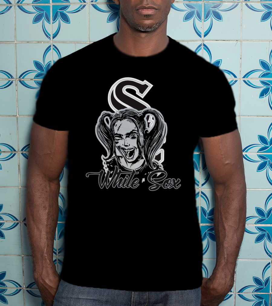 Harley Quinn Face With Chicago White Sox T-Shirt