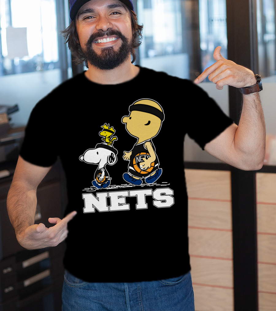 Snoopy And Woodstock Brooklyn Nets Basketball Fans T-Shirt