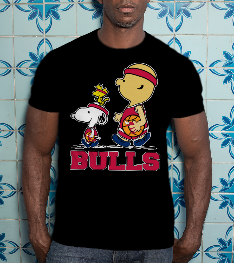 Snoopy Woodstock And Bulls Basketball Fans T-Shirt