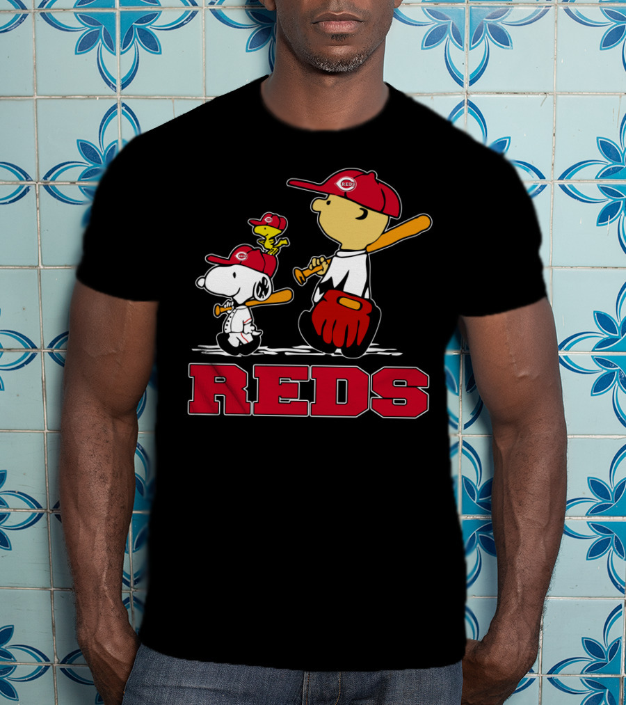 Snoopy Reds Baseball Peanuts Cincinnati Fans T-Shirt
