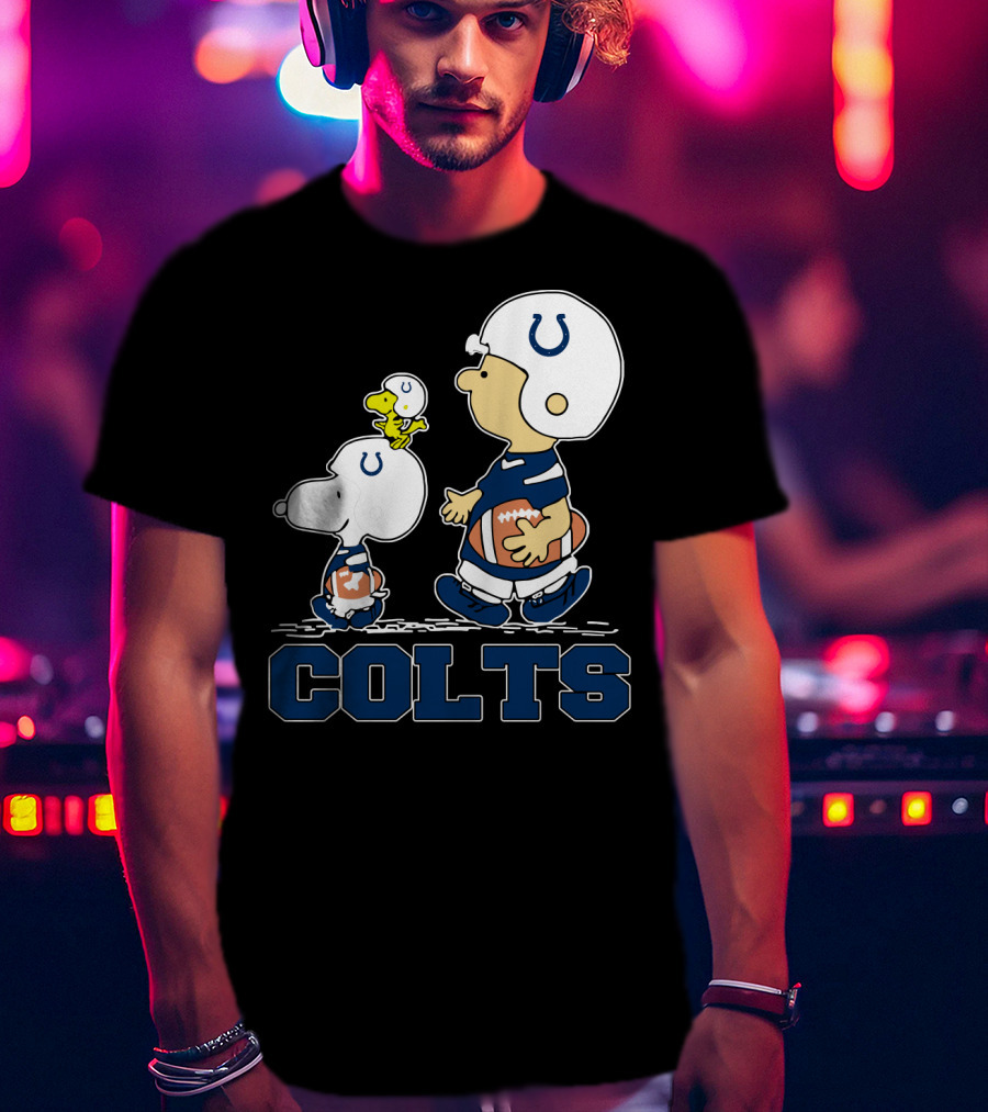 Snoopy Woodstock And Charlie Brown With Indianapolis Colts Football Helmets And Jersey T-Shirt