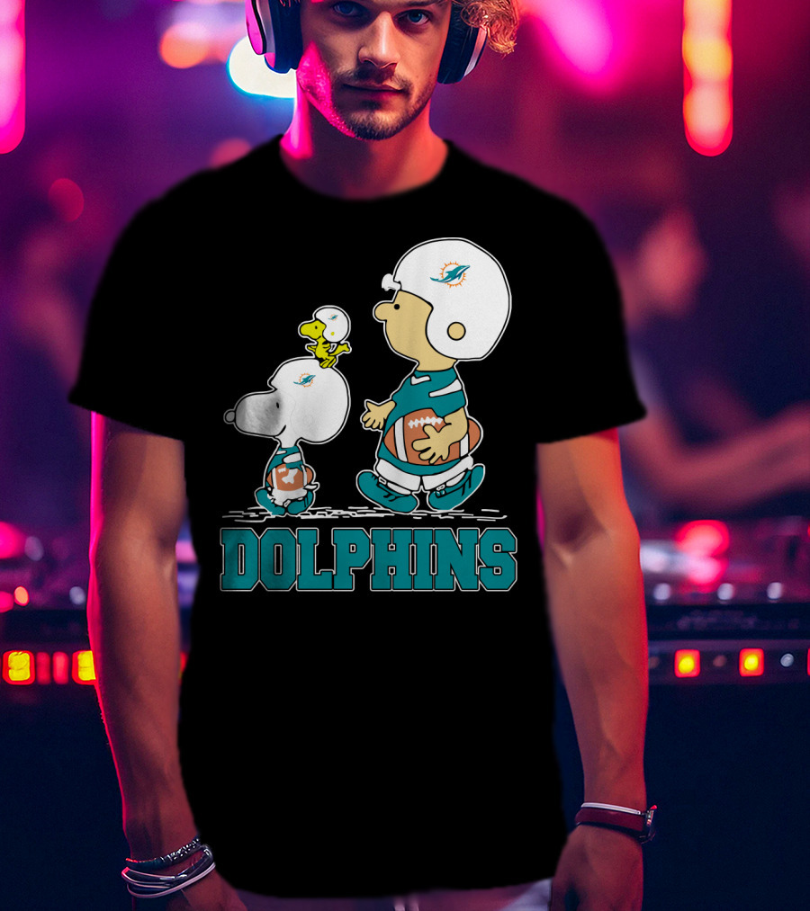 Snoopy Woodstock Charlie Brown Miami Dolphins Football Fans T-Shirt
