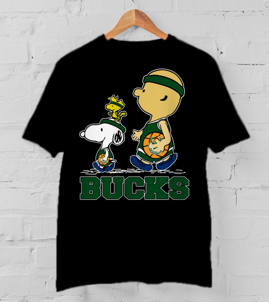 Snoopy Woodstock And Basketball Walking With Milwaukee Bucks Fans T-Shirt