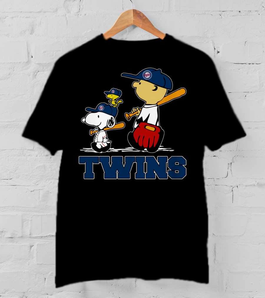 Snoopy And Woodstock With Twins Baseball Fans T-Shirt