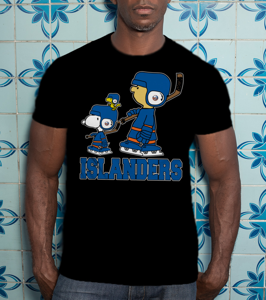 Snoopy And Woodstock Ice Hockey With Islanders Fans T-Shirt