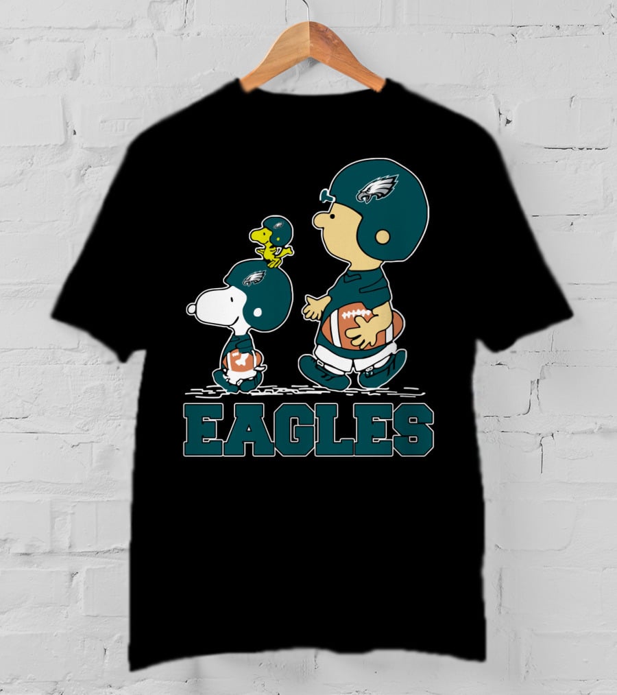 Snoopy Woodstock And Charlie Brown Philadelphia Eagles Football Fans T-Shirt