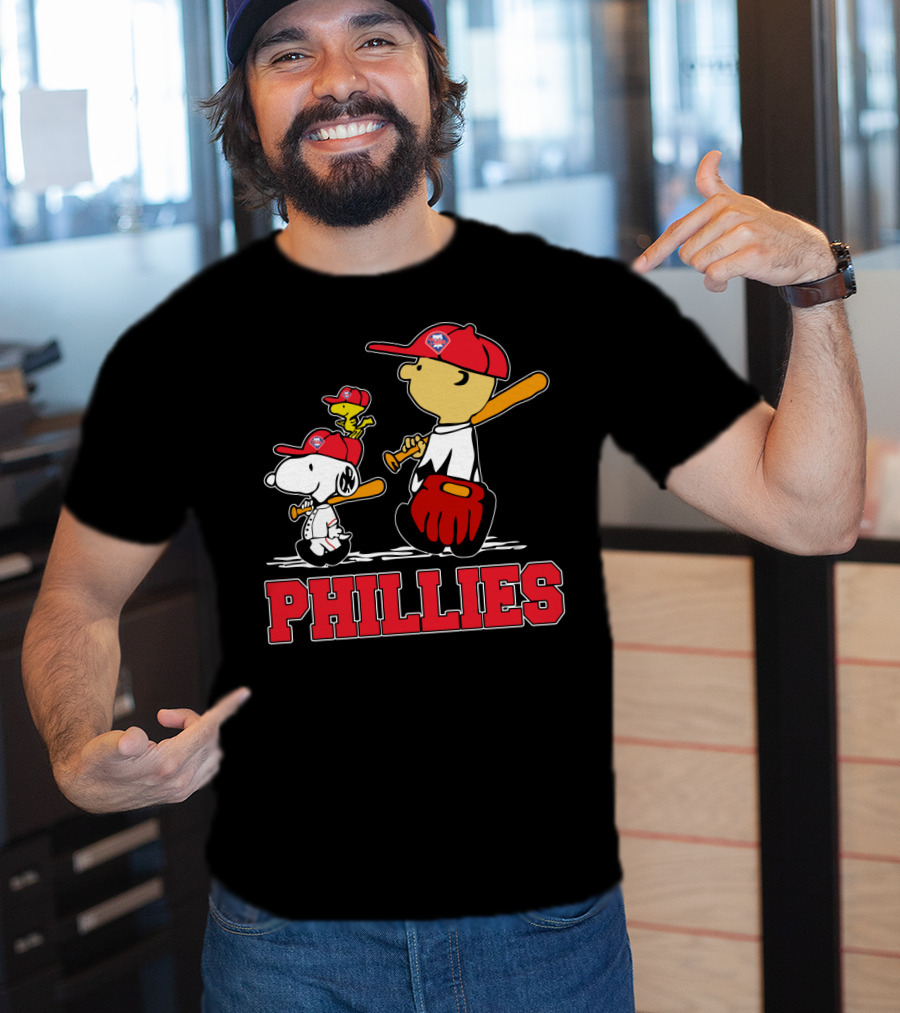 Snoopy Woodstock Phillies Baseball Fans T-Shirt