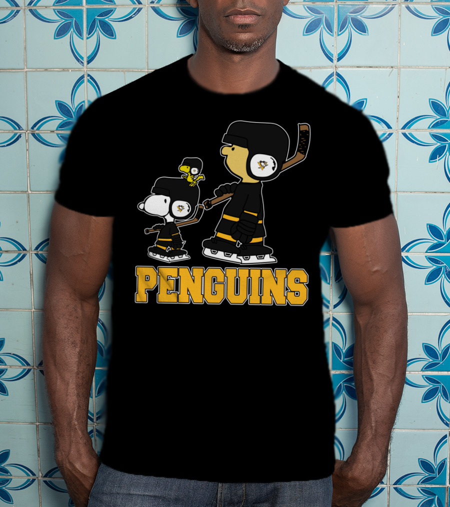 Snoopy And Woodstock With Pittsburgh Penguins Hockey Gear T-Shirt