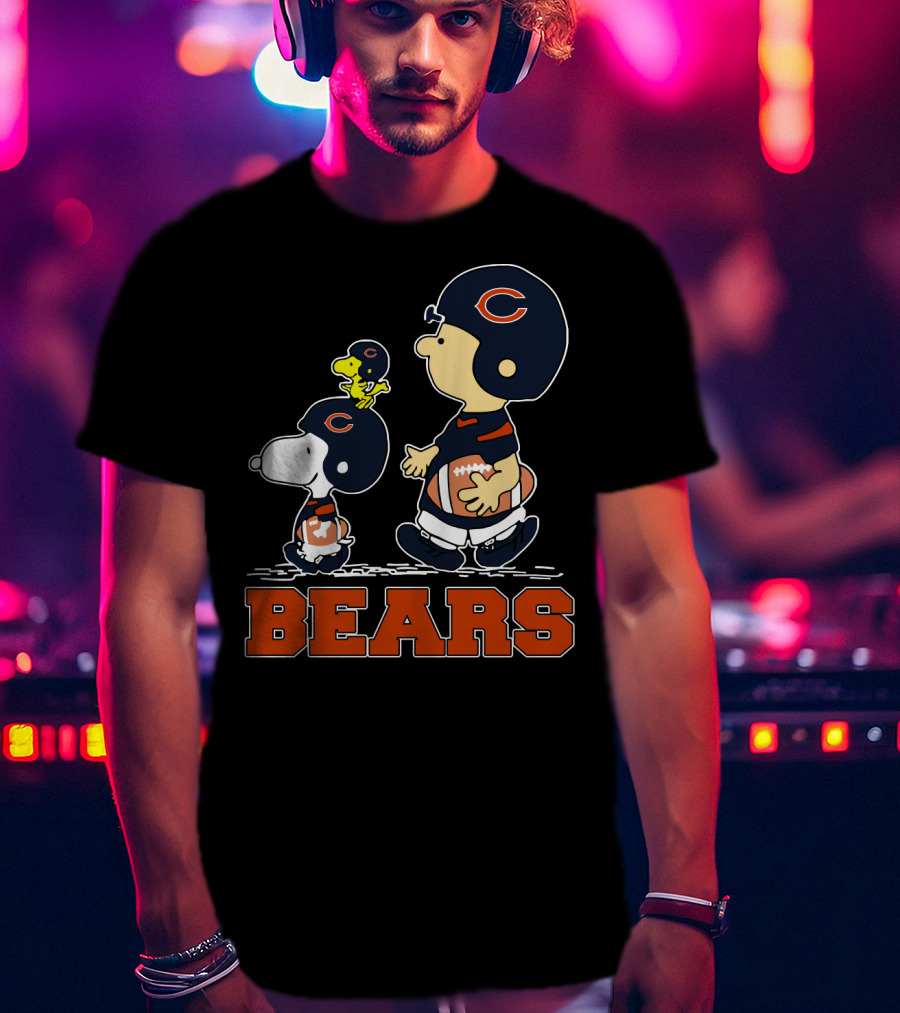 Snoopy Woodstock And Charlie Brown Bears Football Fans T-Shirt