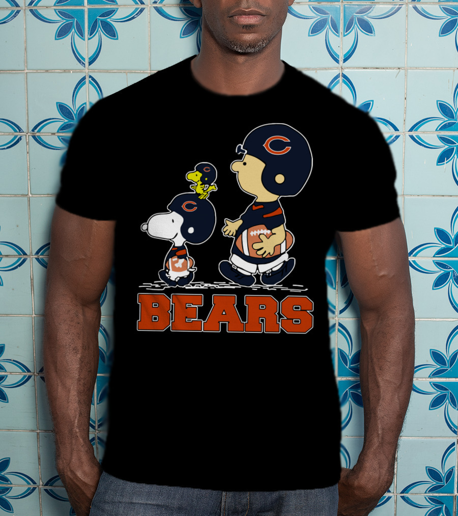 Snoopy Woodstock And Charlie Brown Bears Football Fans T-Shirt