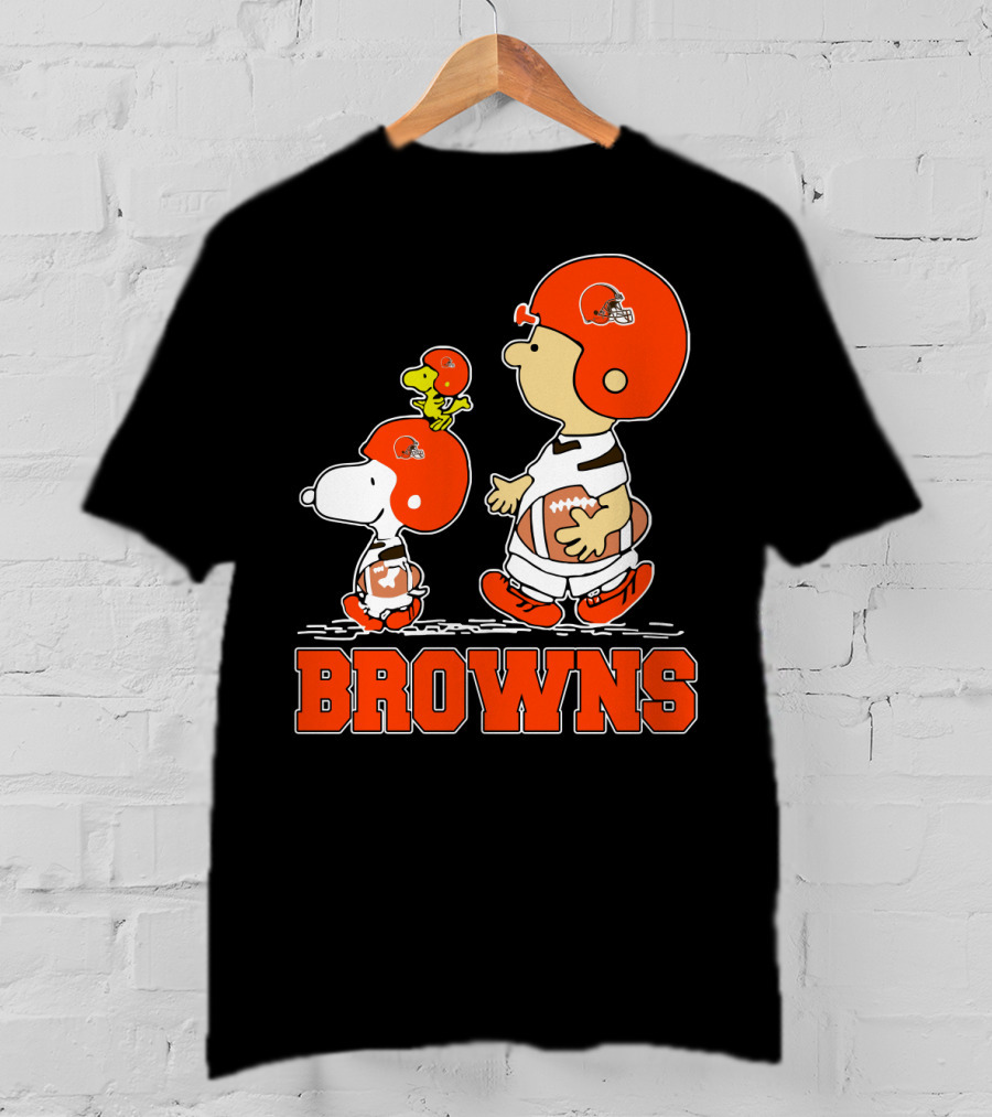 Snoopy Cleveland Browns Football Fans Peanuts Characters T-Shirt