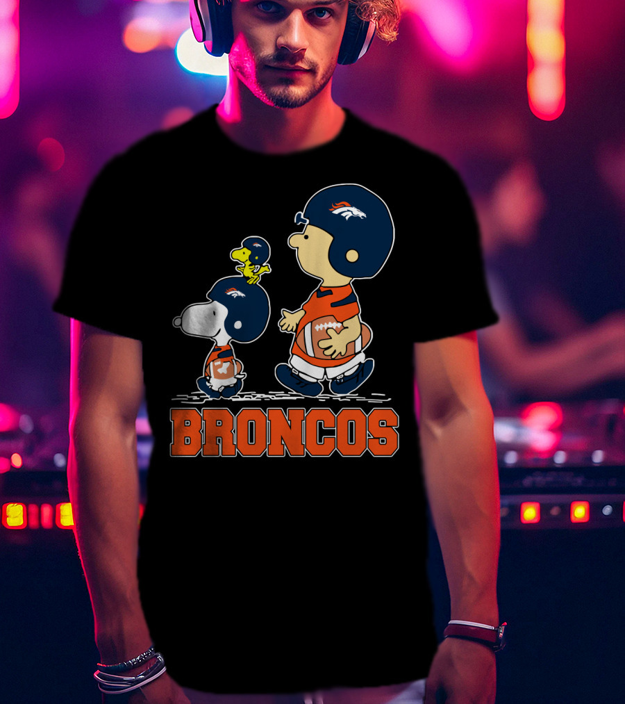 Snoopy Woodstock And Charlie Brown In Denver Broncos Helmets With Broncos T-Shirt
