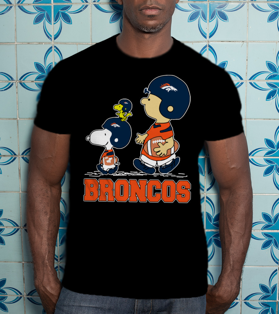 Snoopy Woodstock And Charlie Brown In Denver Broncos Helmets With Broncos T-Shirt