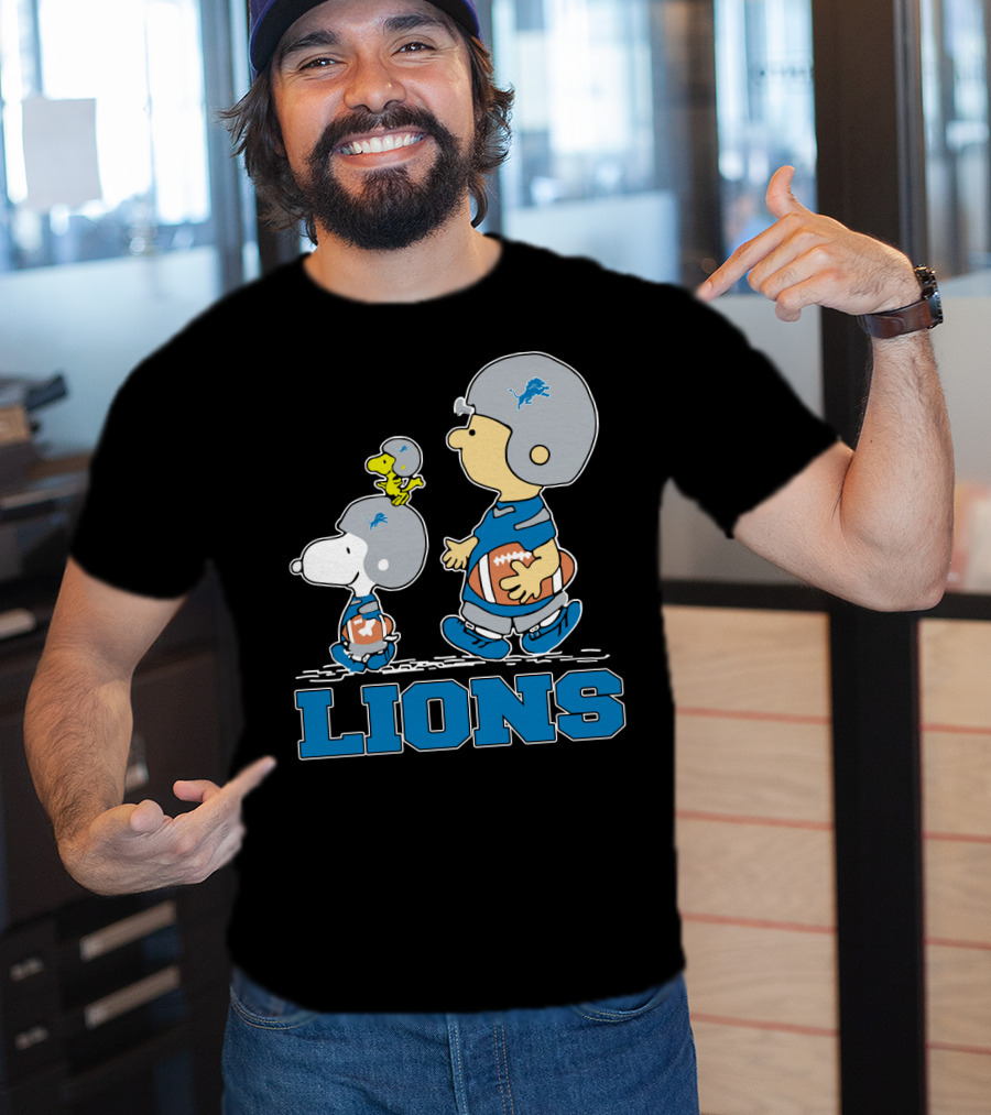 Snoopy And Woodstock With Detroit Lions Football Fans T-Shirt