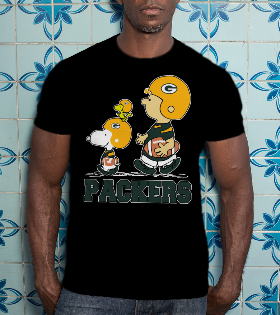 Snoopy Packers Fans Football With Woodstock And Charlie Brown T-Shirt