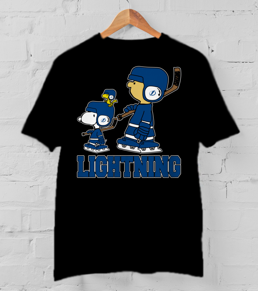 Snoopy And Woodstock With Tampa Bay Lightning Hockey Gear And T-Shirt