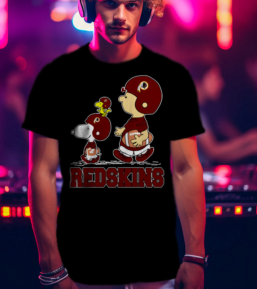Snoopy And Woodstock Washington Redskins Football Fans T-Shirt