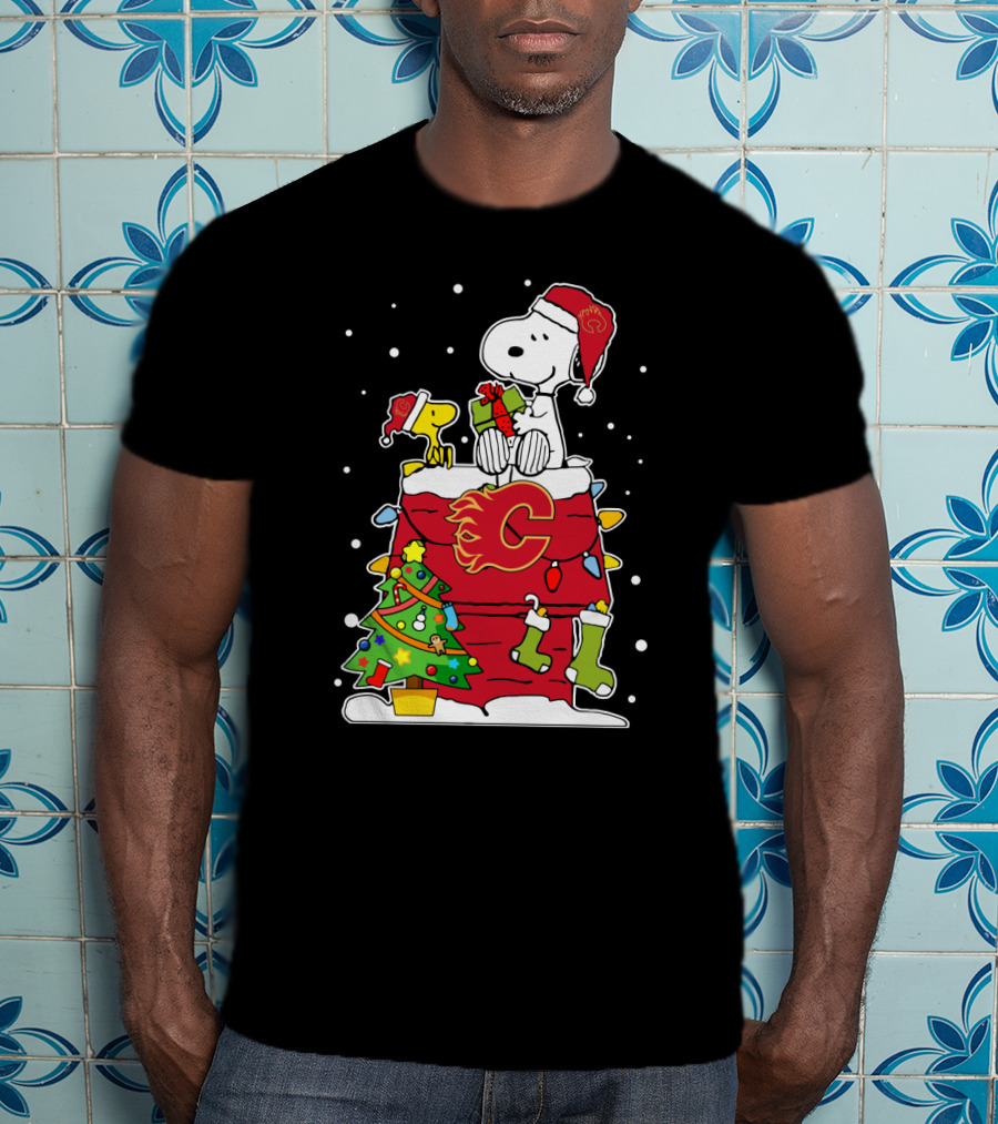Calgary Flames Snoopy Lover Christmas Scene Featuring C Logo And Woodstock T-Shirt