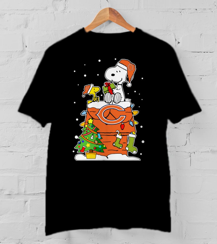 Chicago Bears Snoopy Christmas Tree Stockings Gift T-Shirt