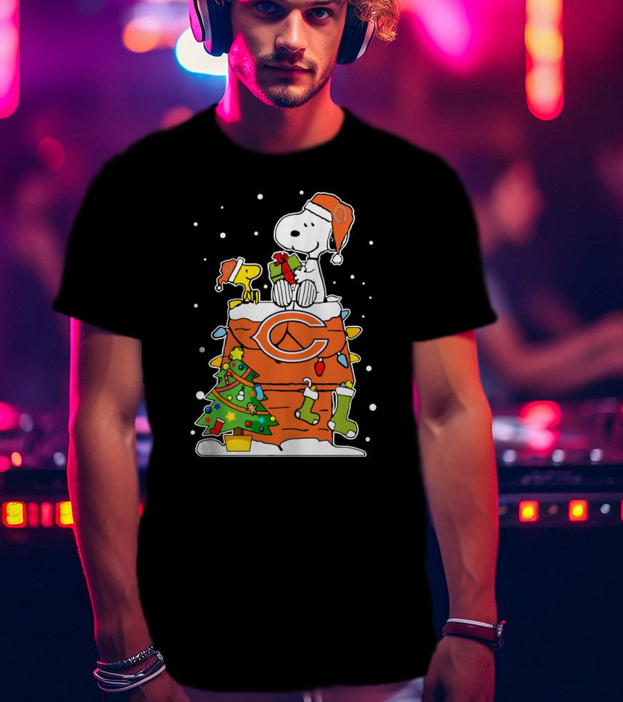 Chicago Bears Snoopy Christmas Tree Stockings Gift T-Shirt