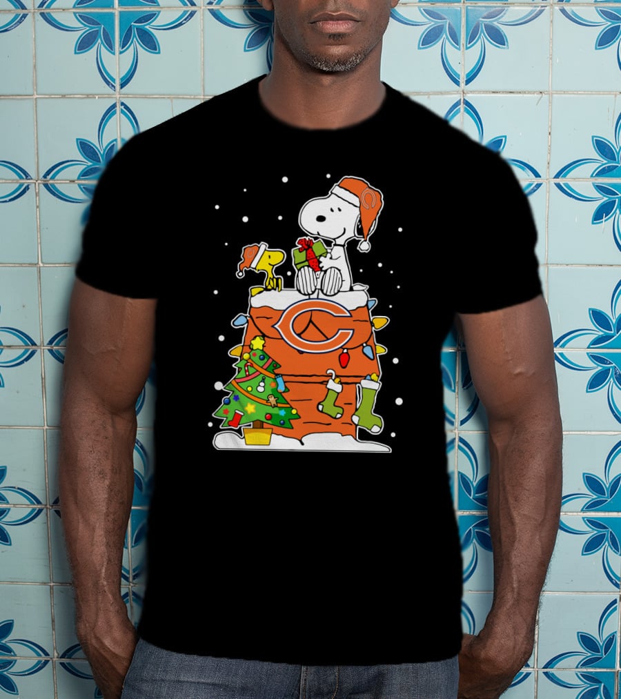 Chicago Bears Snoopy Christmas Tree Stockings Gift T-Shirt