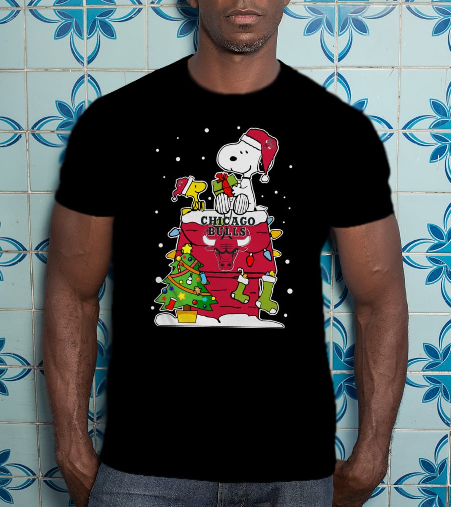 Chicago Bulls Snoopy Christmas Gift T-Shirt