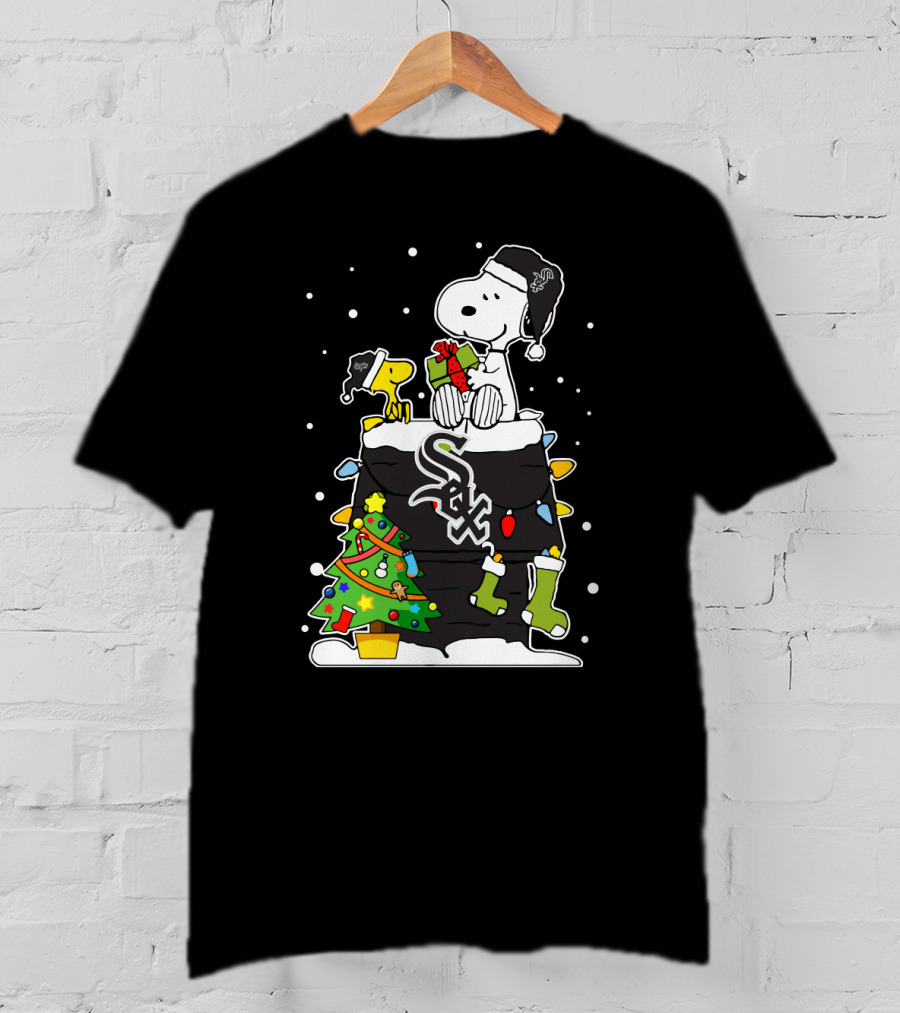 Chicago White Sox Snoopy Christmas Celebration T-Shirt