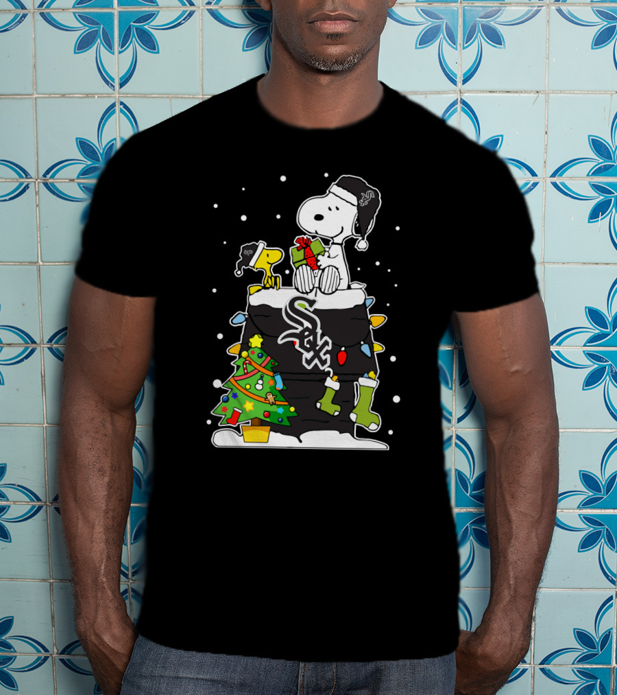 Chicago White Sox Snoopy Christmas Celebration T-Shirt