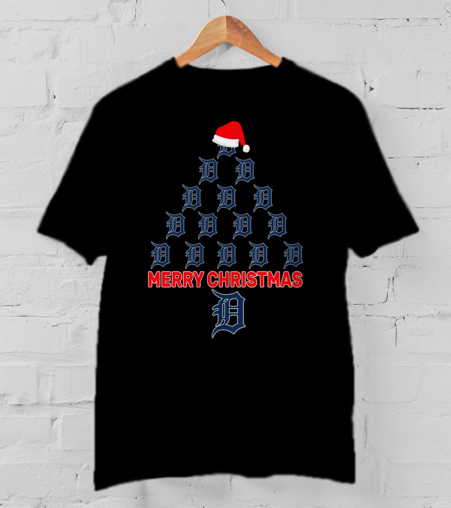 Merry Christmas Detroit Tigers Tree With Santa Hat T-Shirt