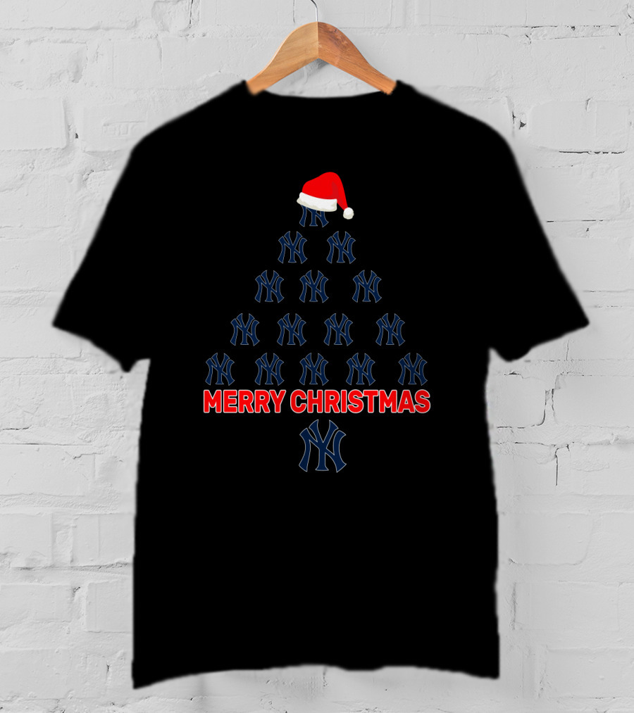 Merry Christmas New York Yankees Tree With Santa Hat T-Shirt