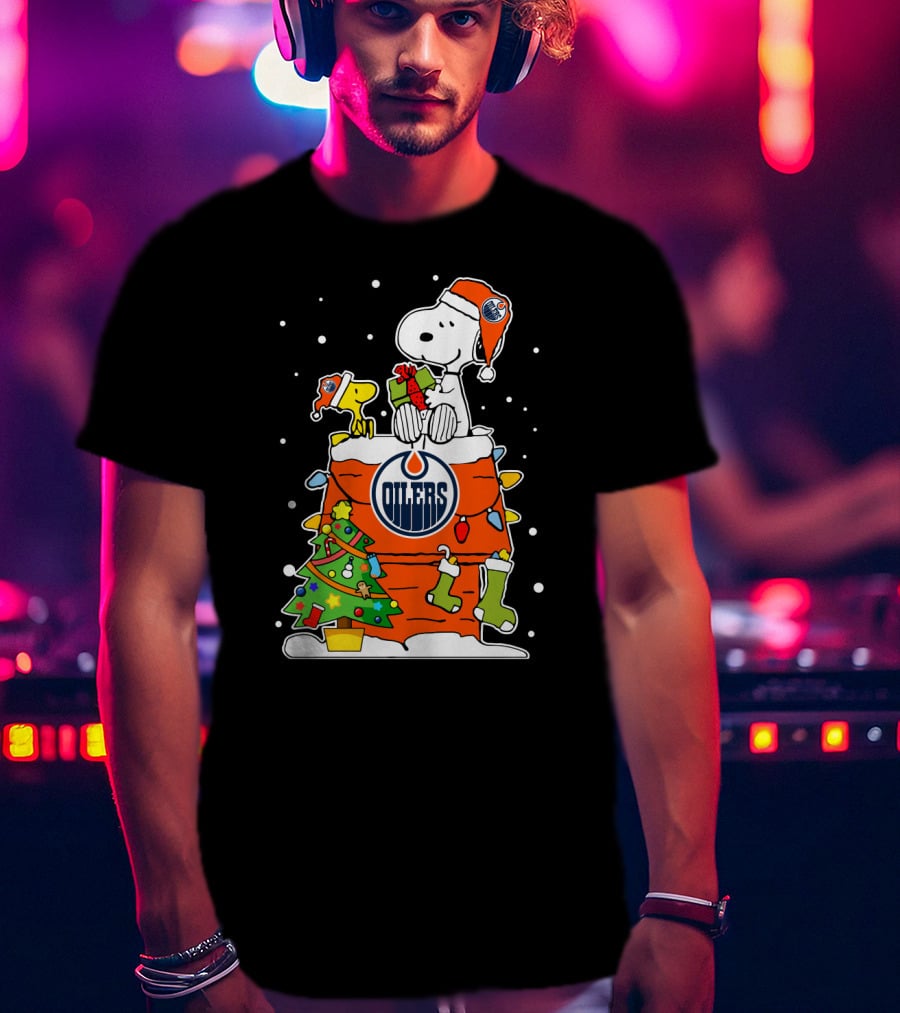 Edmonton Oilers Snoopy Christmas Scene T-Shirt