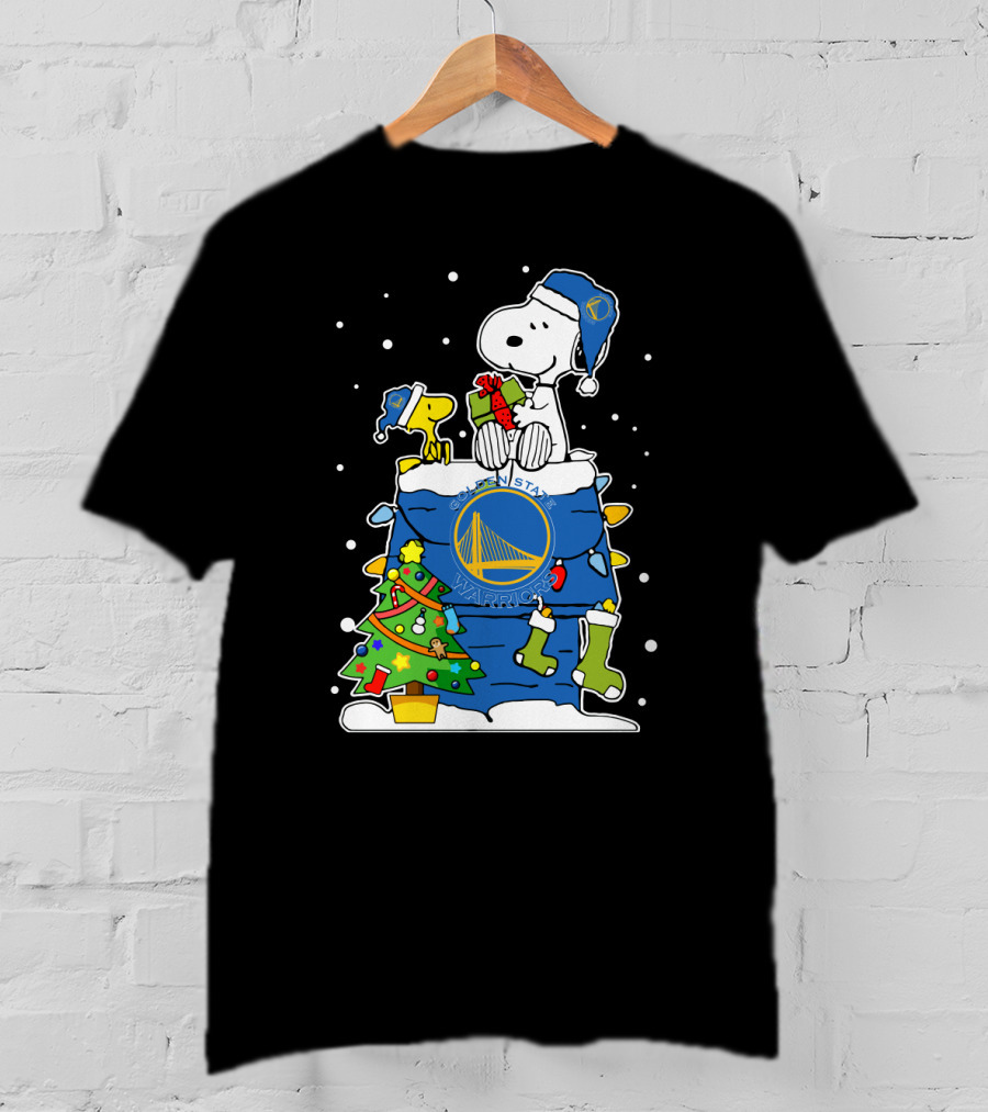 Golden State Warriors Happy Holidays Snoopy And Woodstock Christmas Tree T-Shirt