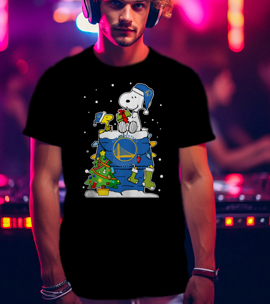 Golden State Warriors Happy Holidays Snoopy And Woodstock Christmas Tree T-Shirt