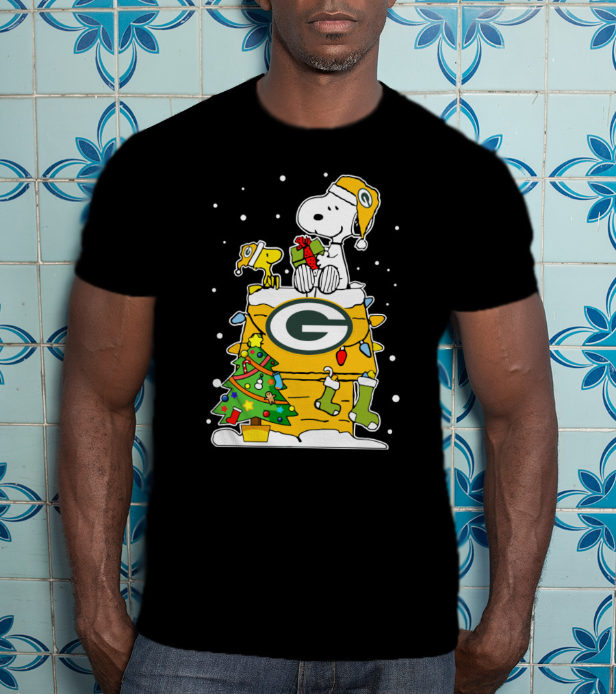 Green Bay Packers Christmas With Snoopy And Woodstock T-Shirt