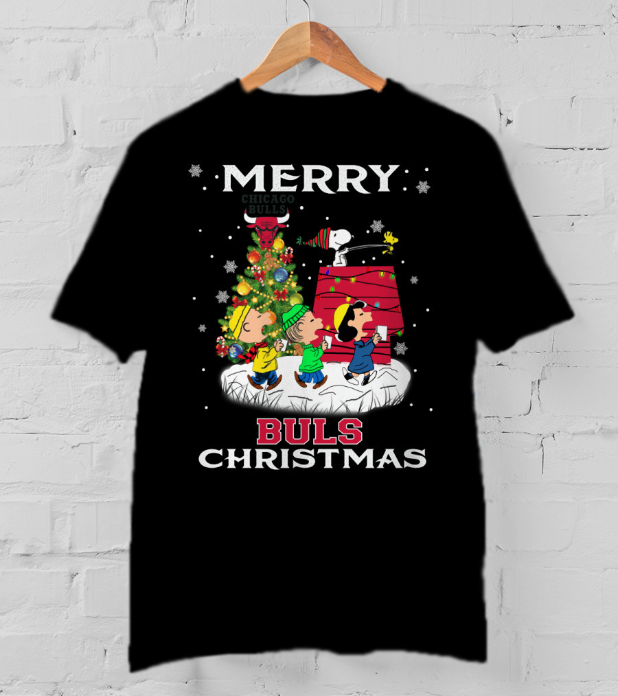 Merry Bulls Christmas With Snoopy And Friends T-Shirt