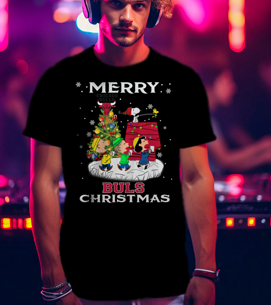 Merry Bulls Christmas With Snoopy And Friends T-Shirt