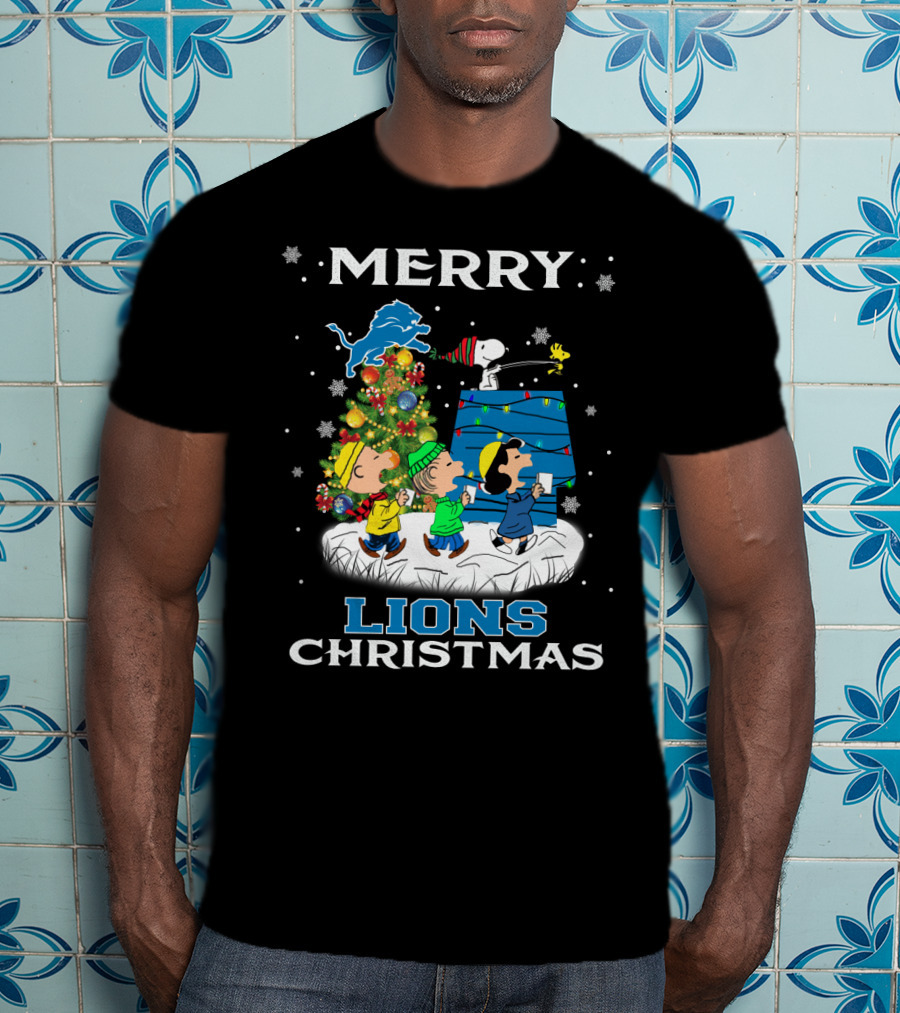 Merry Detroit Lions Christmas Snoopy Woodstock Peanuts Tree T-Shirt