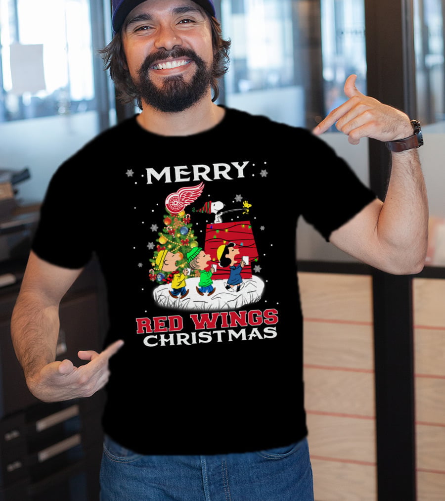 Merry Red Wings Christmas For Snoopy Fans T-Shirt
