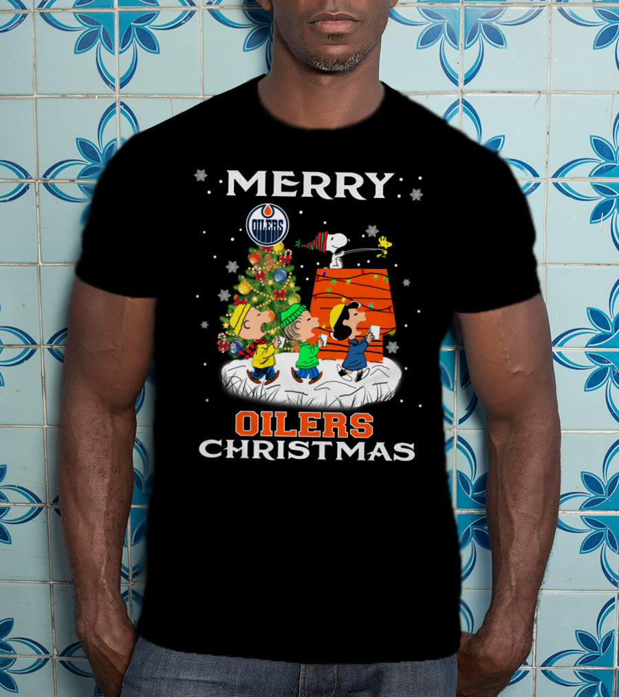Merry Edmonton Oilers Christmas Snoopy Fans Peanuts Tree Charlie Brown Snoopy Woodstock T-Shirt