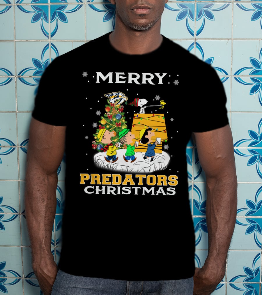 Merry Nashville Predators Christmas Snoopy Woodstock Lucy Charlie Brown Linus Caroling Holiday Scene T-Shirt
