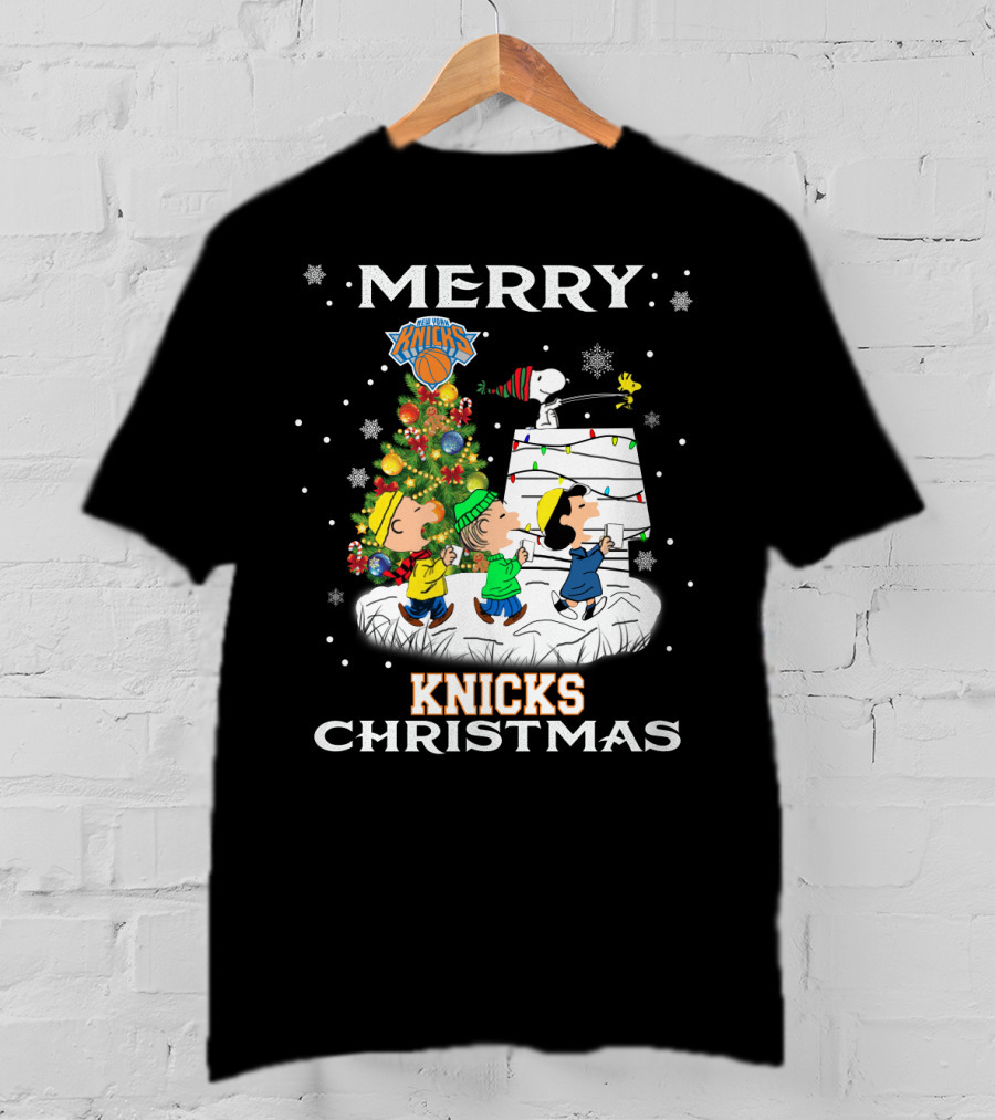 Merry New York Knicks Christmas Peanuts Snoopy Woodstock Tree Festive T-Shirt
