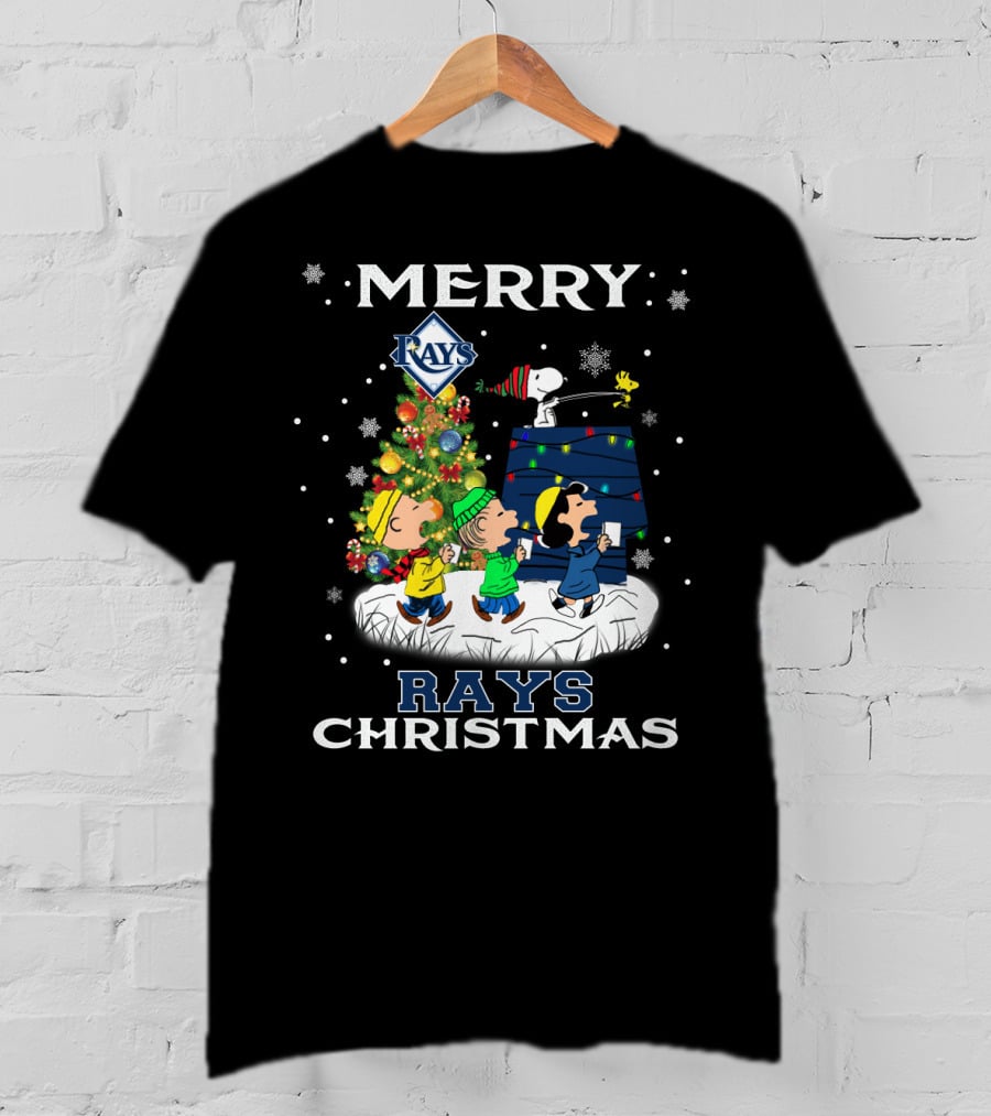 Merry Christmas Tampa Bay Rays Snoopy Fans Charlie Brown Peanuts Holiday Snowflakes T-Shirt