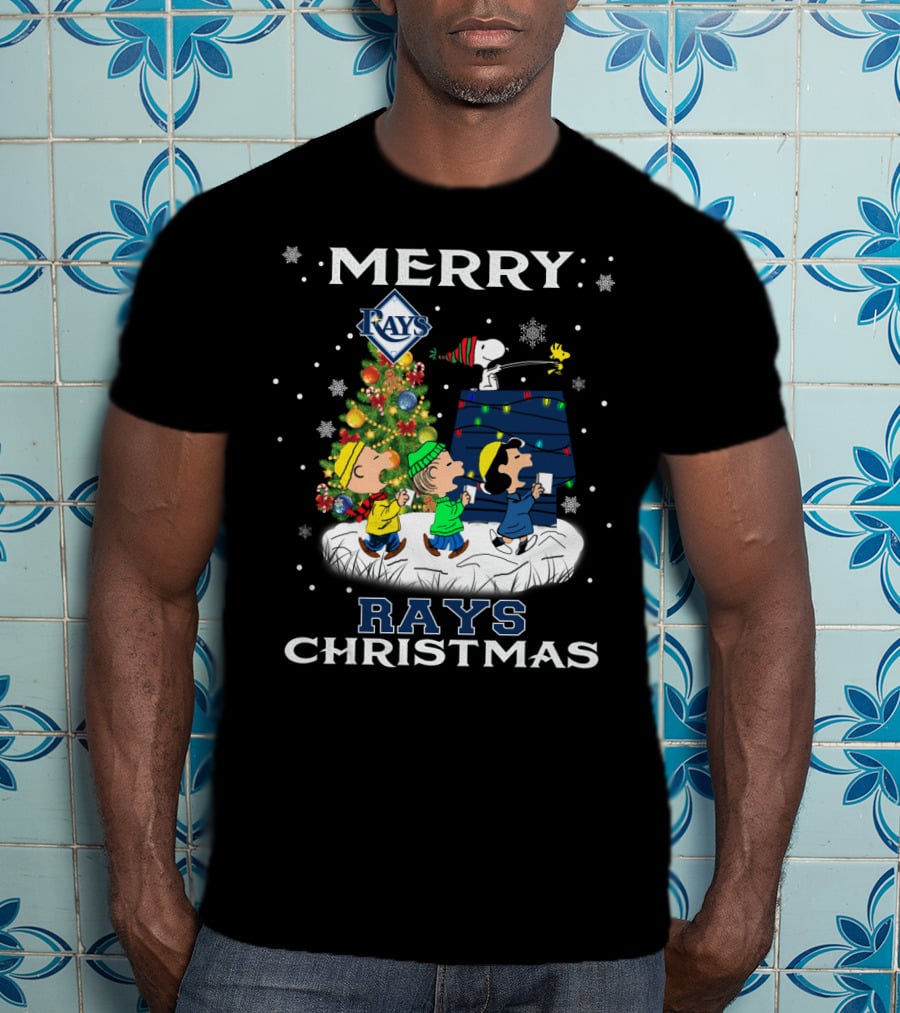 Merry Christmas Tampa Bay Rays Snoopy Fans Charlie Brown Peanuts Holiday Snowflakes T-Shirt